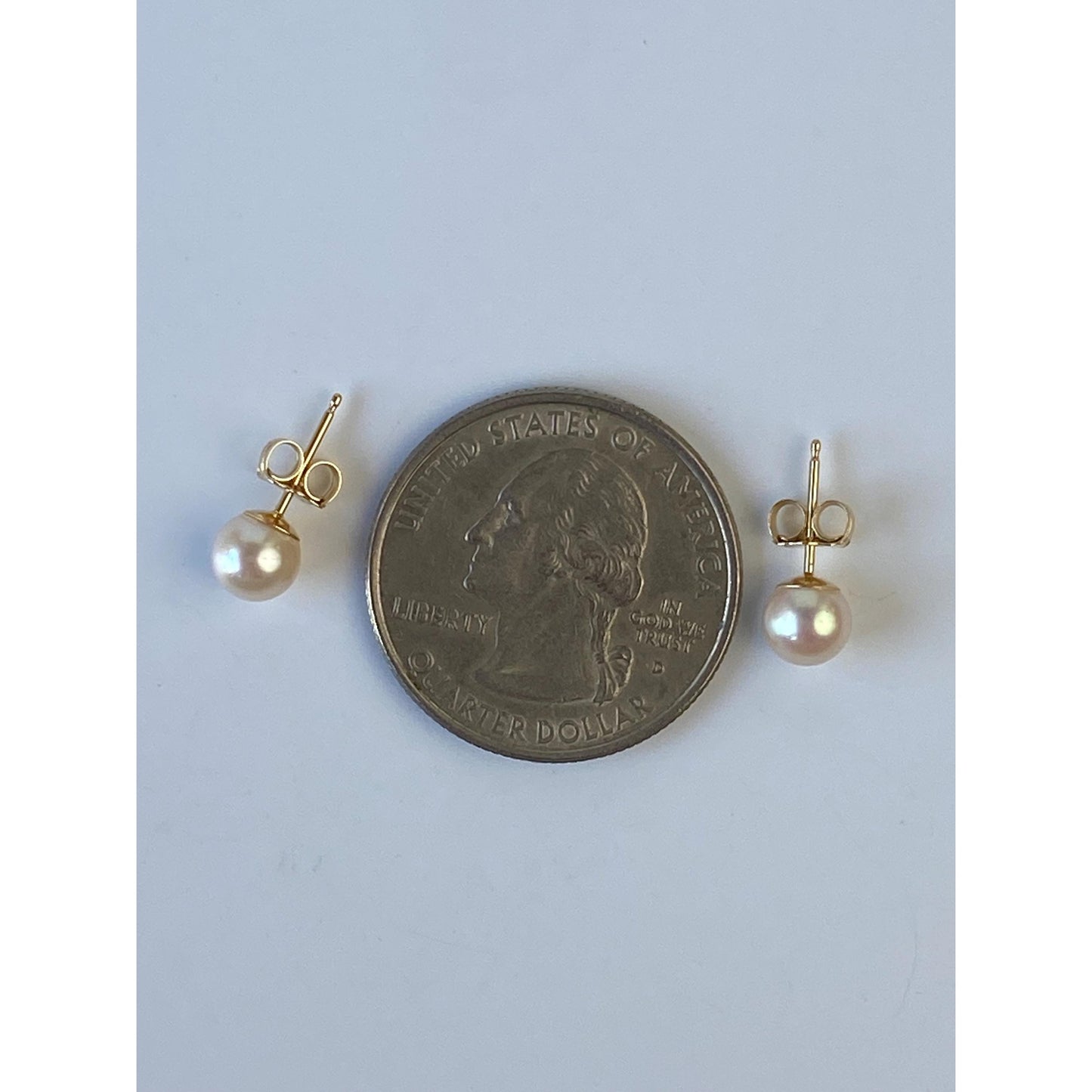 Vintage Solid 14k Yellow Gold Pearl Stud Earrings