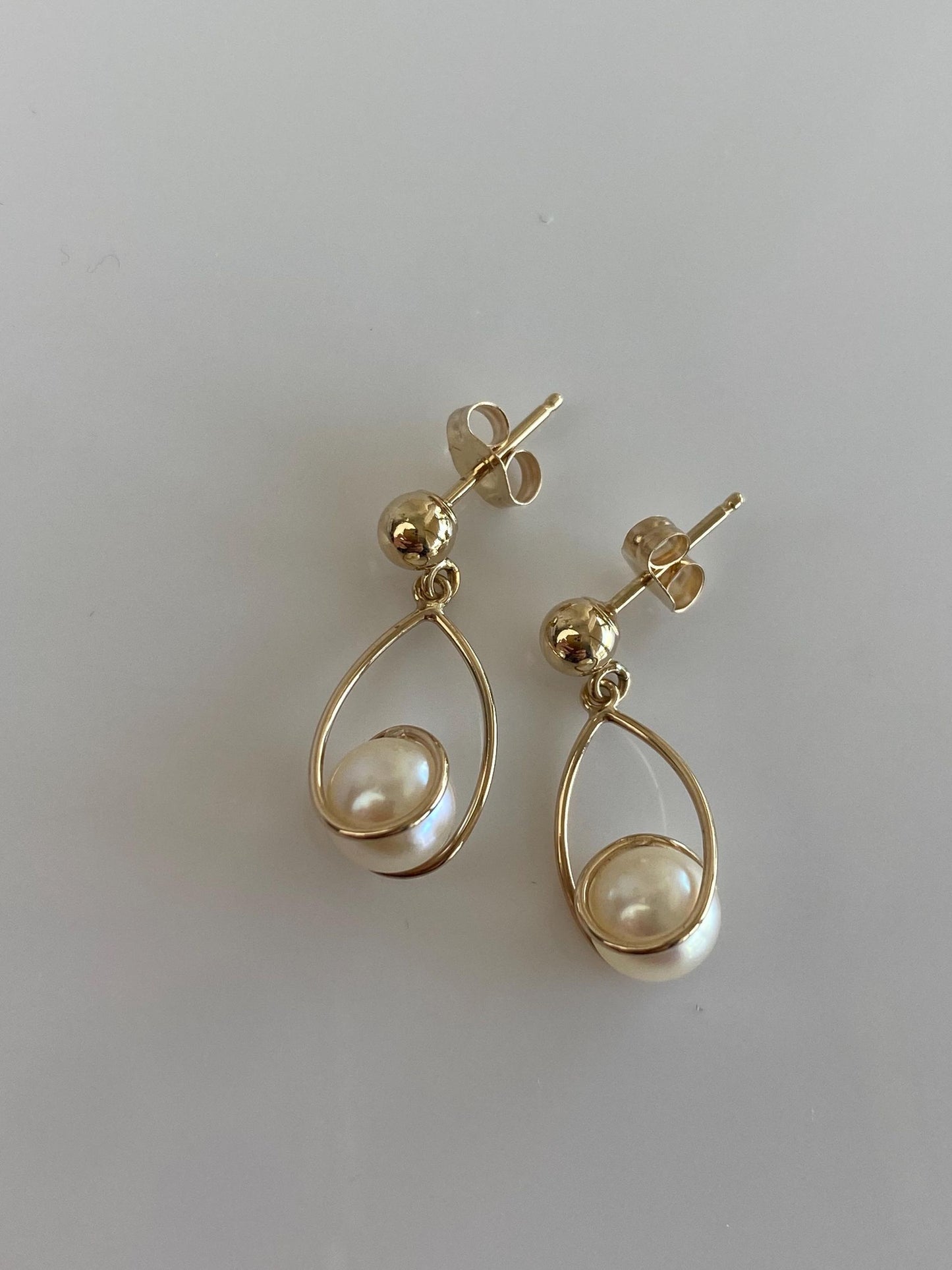 Vintage 14k Yellow Gold Pearl Dangle Stud Earrings
