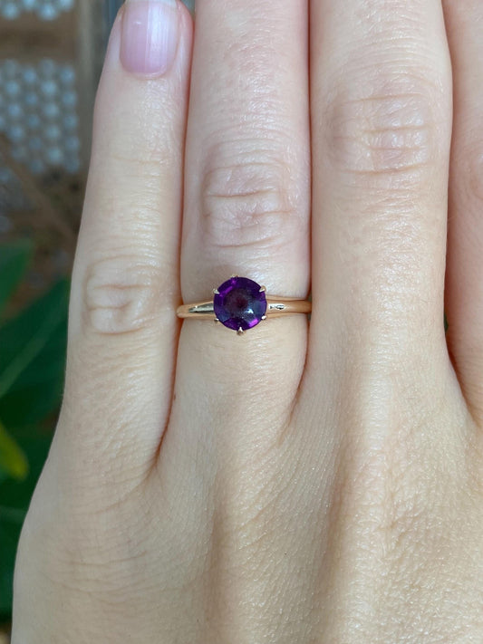 Vintage Solid 10k Yellow Gold Amethyst Ring - Size 5.25