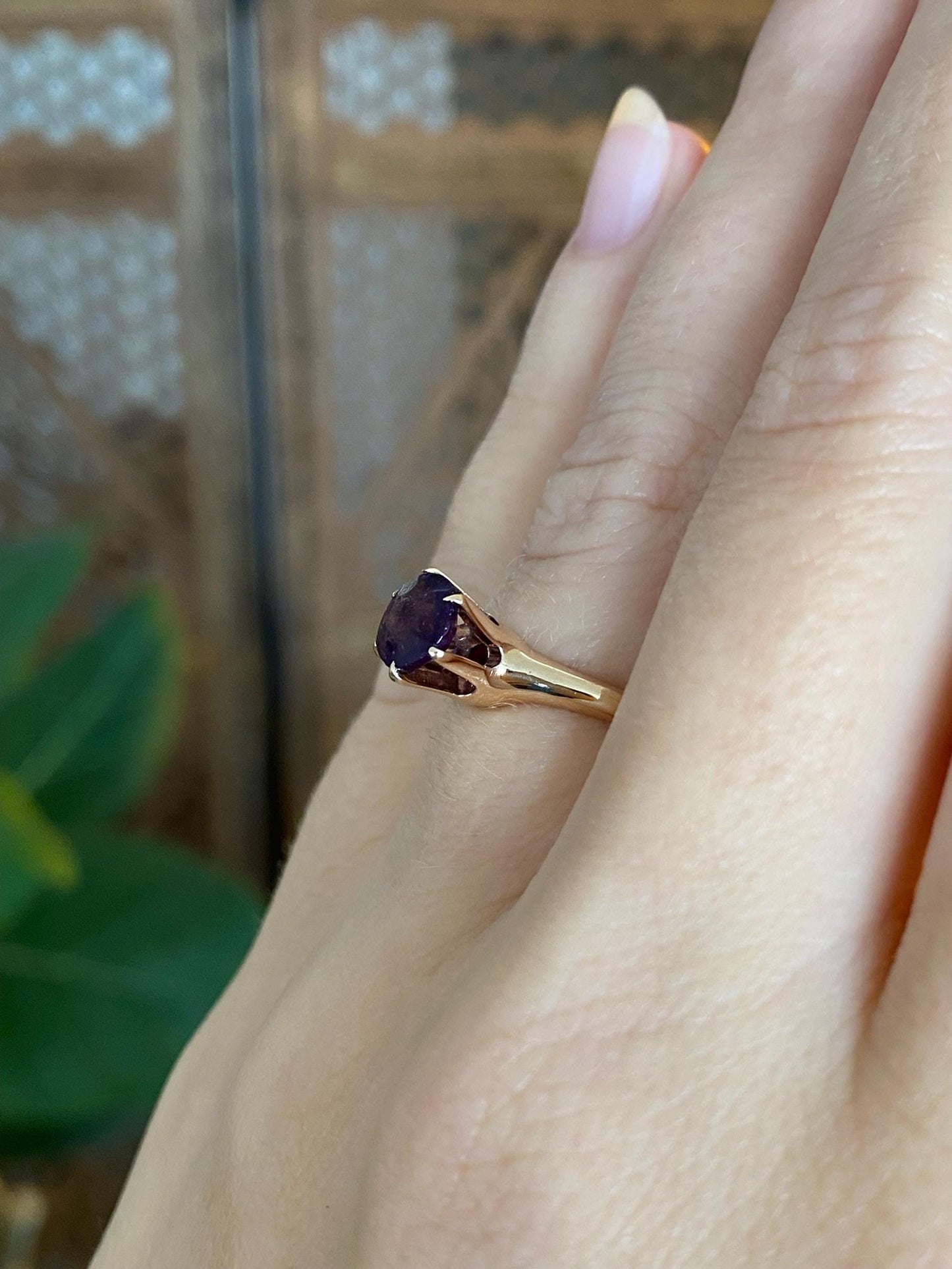 Vintage Solid 10k Yellow Gold Amethyst Ring - Size 5.25