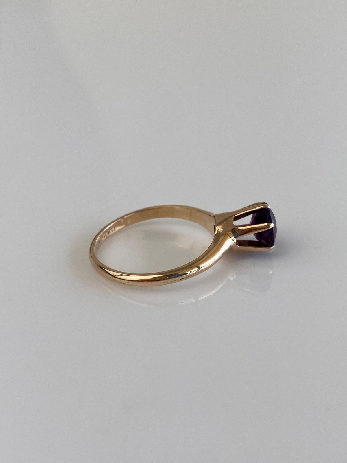 Vintage Solid 10k Yellow Gold Amethyst Ring - Size 5.25