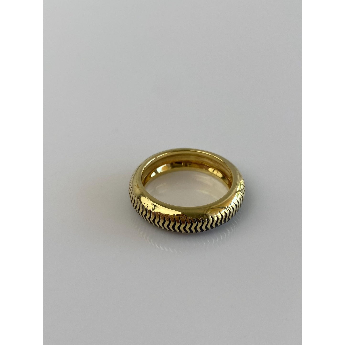 Vintage Solid 18k Yellow Gold Black Enamel Design Ring Band - Size 6.5