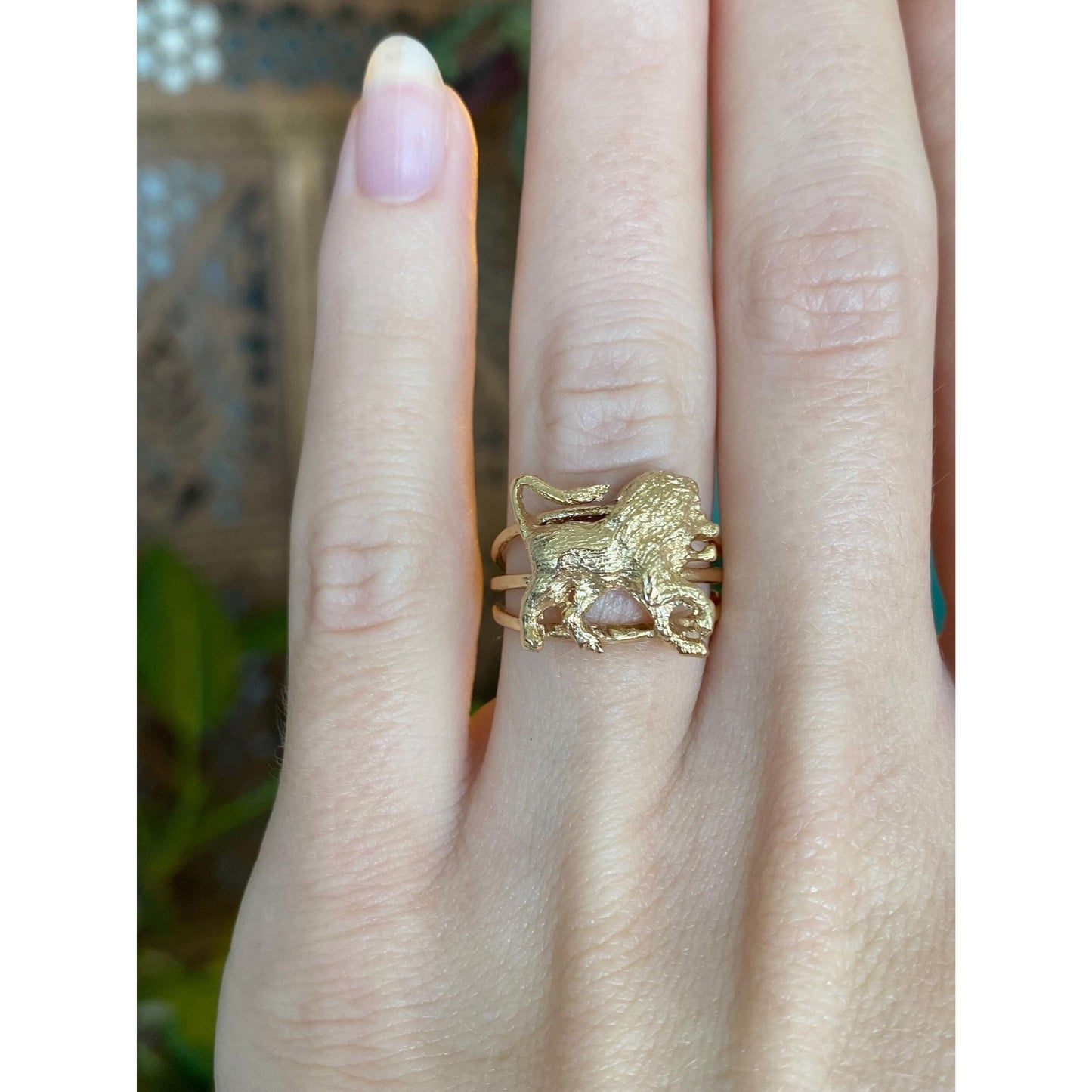 Vintage Solid 14k Yellow Gold Lion Ring Band - Size 5.5