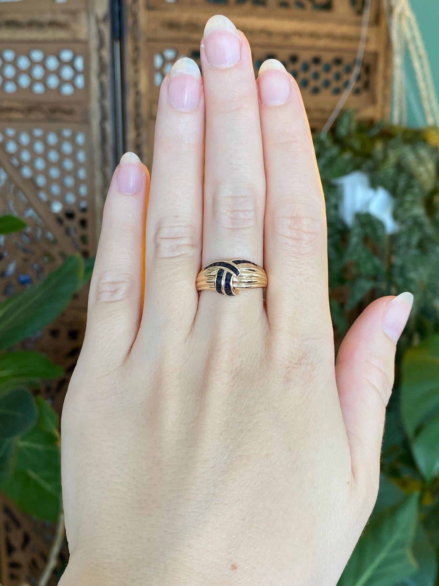 Solid 14k Yellow Gold Blue Sapphire Lined Ring - Size 7.75