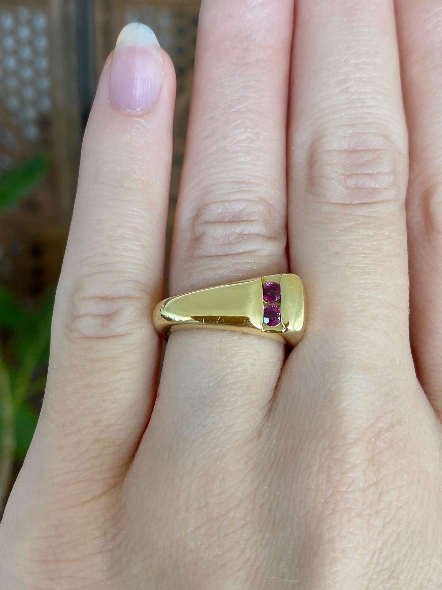Vintage Solid 18k Yellow Gold Ruby Square Ring Band - Size 5