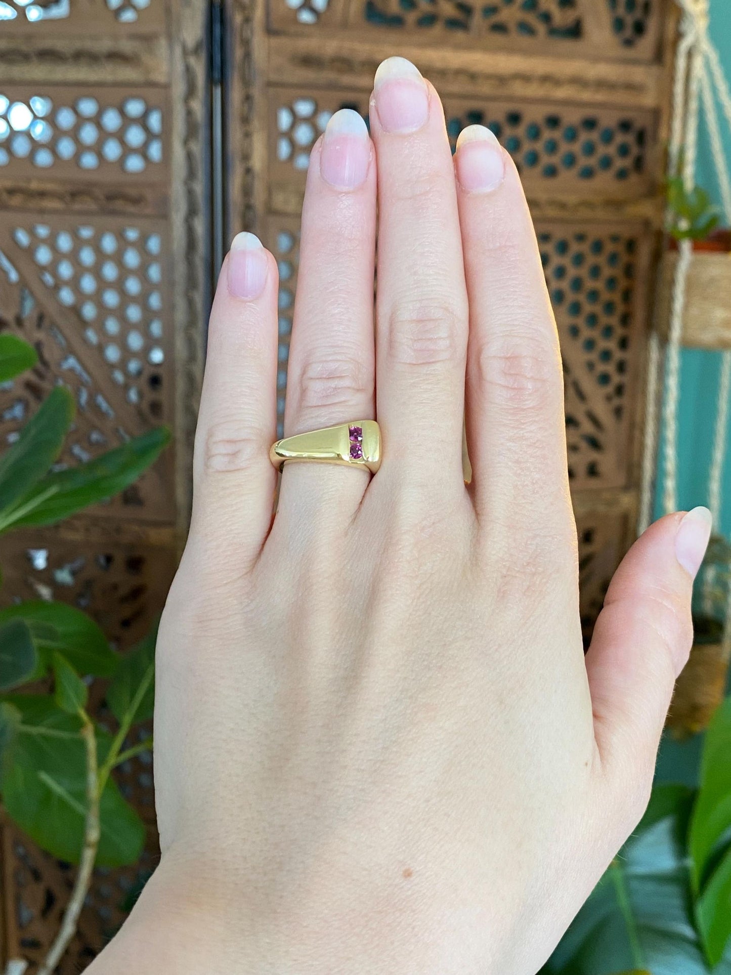 Vintage Solid 18k Yellow Gold Ruby Square Ring Band - Size 5