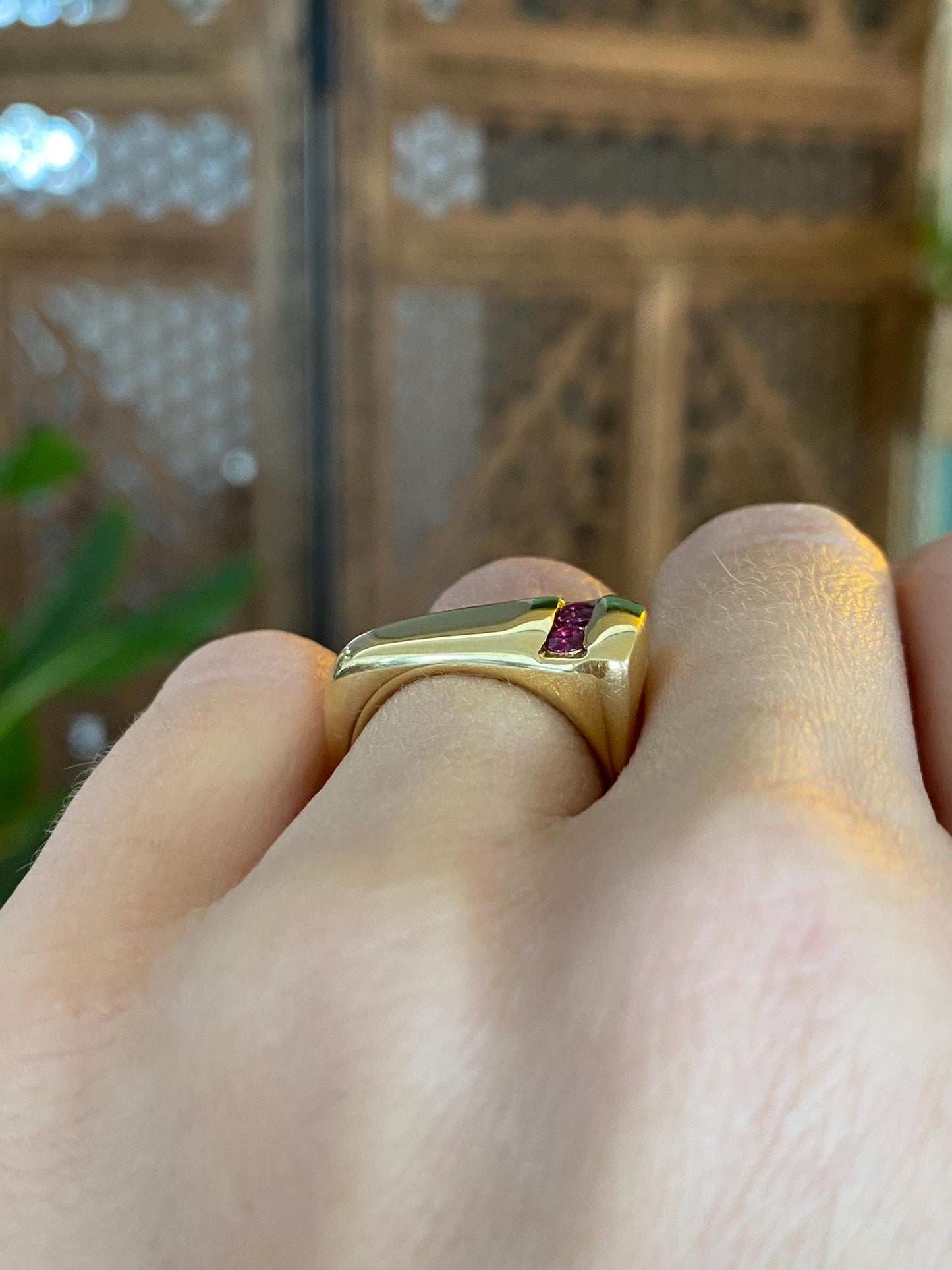 Vintage Solid 18k Yellow Gold Ruby Square Ring Band - Size 5