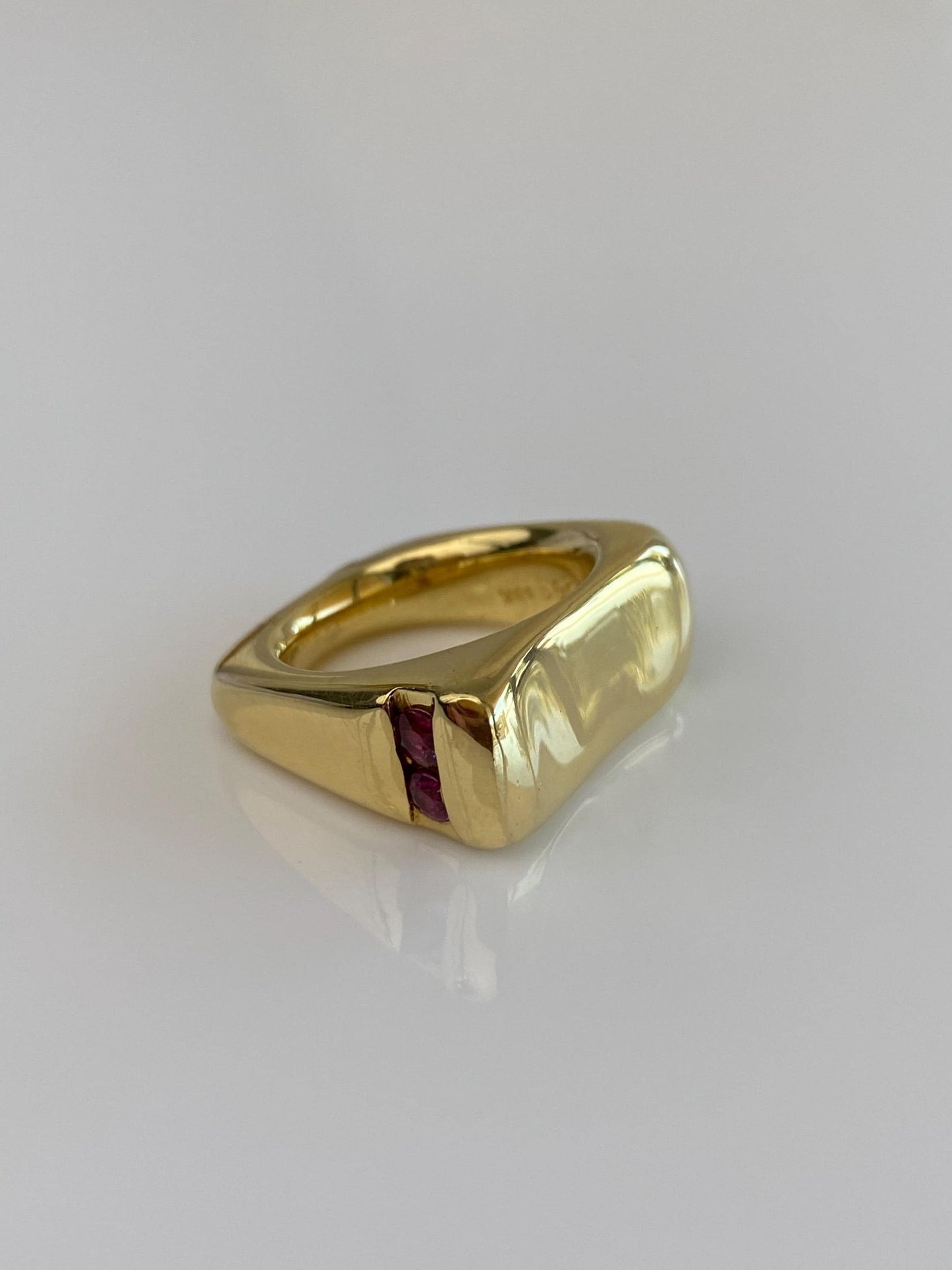 Vintage Solid 18k Yellow Gold Ruby Square Ring Band - Size 5