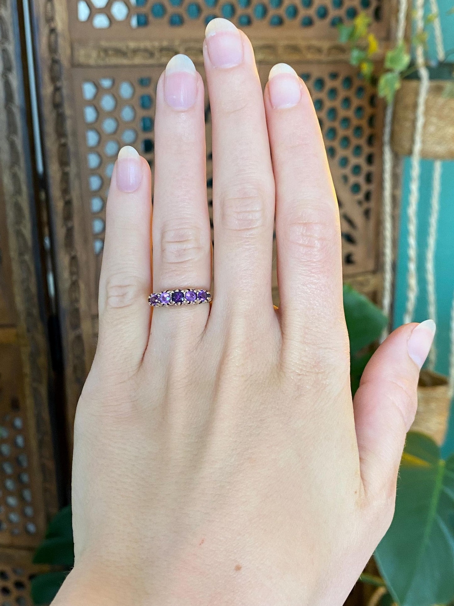 Vintage Solid 9k Yellow Gold Amethyst Row Ring - Size 4.75