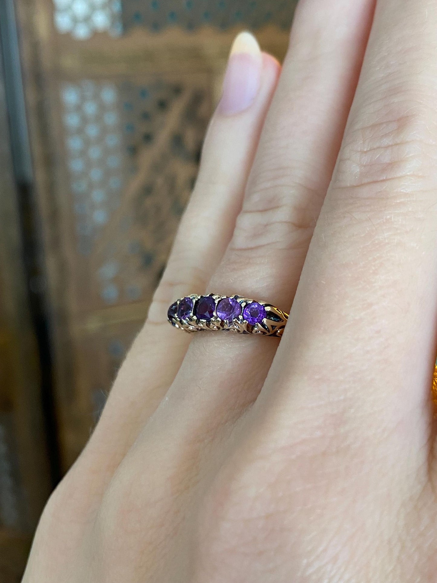 Vintage Solid 9k Yellow Gold Amethyst Row Ring - Size 4.75