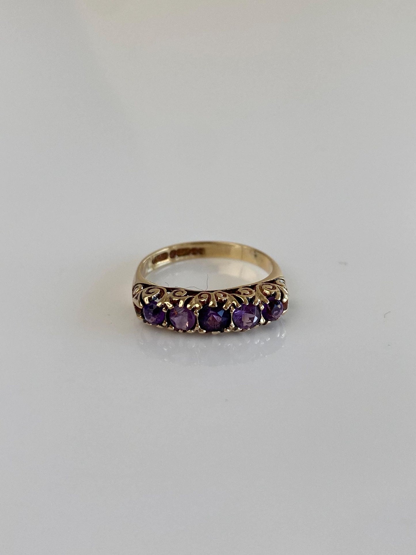 Vintage Solid 9k Yellow Gold Amethyst Row Ring - Size 4.75