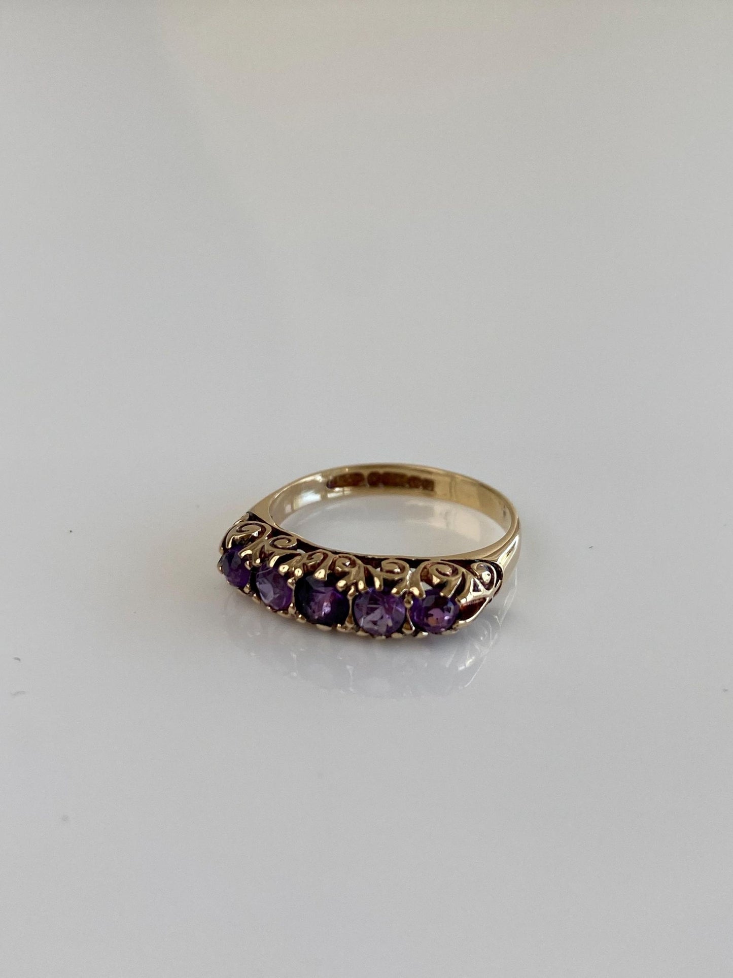 Vintage Solid 9k Yellow Gold Amethyst Row Ring - Size 4.75