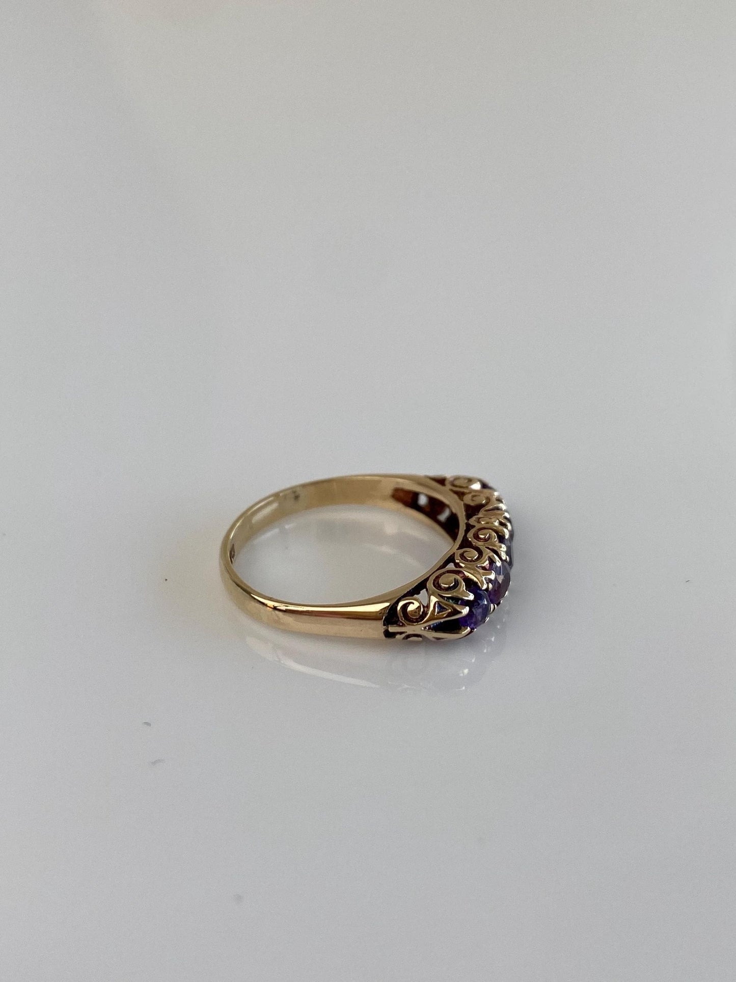 Vintage Solid 9k Yellow Gold Amethyst Row Ring - Size 4.75