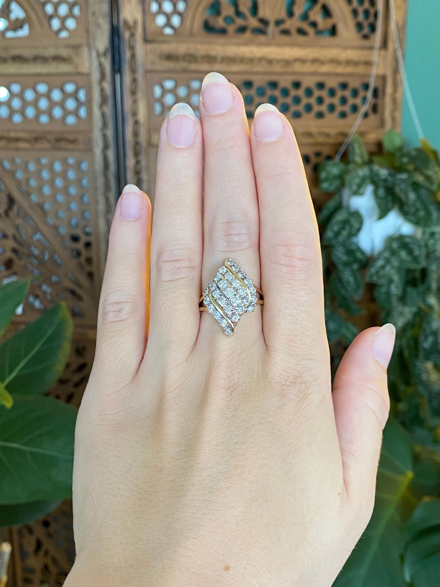 Vintage Solid 10k Yellow Gold Diamond Cluster Ring - Size 6.5
