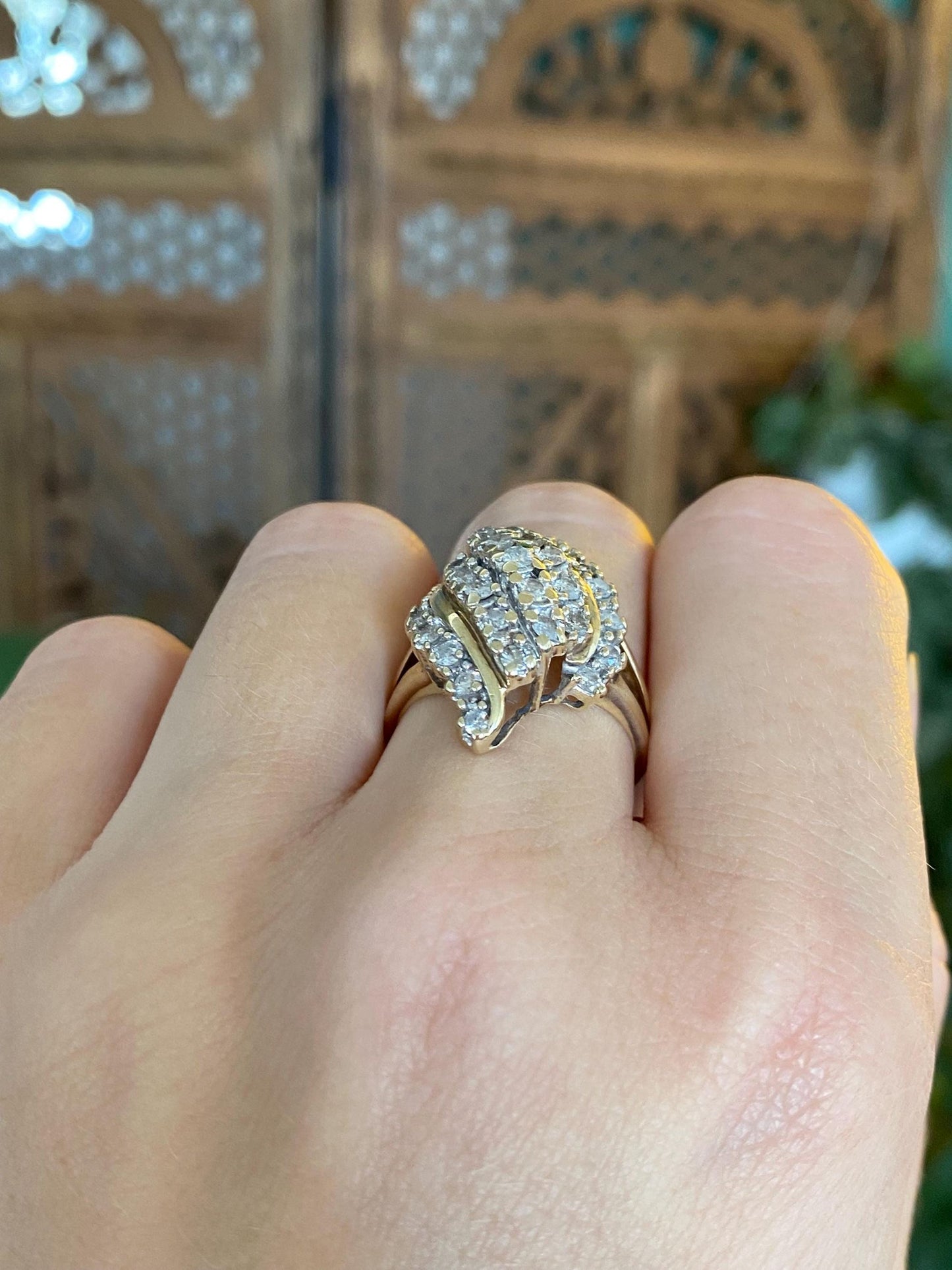 Vintage Solid 10k Yellow Gold Diamond Cluster Ring - Size 6.5