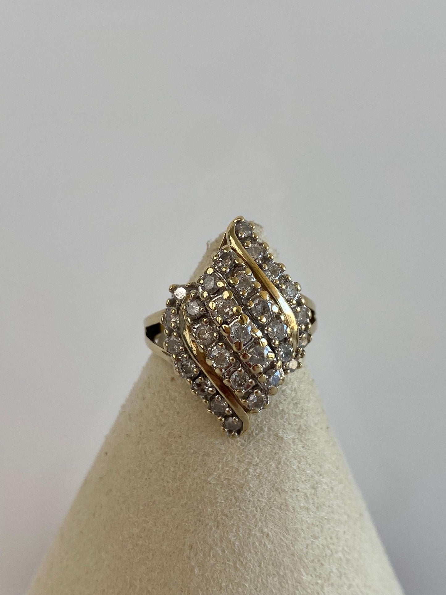 Vintage Solid 10k Yellow Gold Diamond Cluster Ring - Size 6.5
