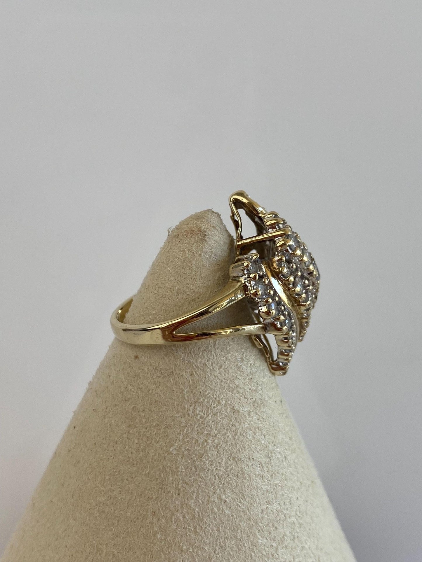 Vintage Solid 10k Yellow Gold Diamond Cluster Ring - Size 6.5