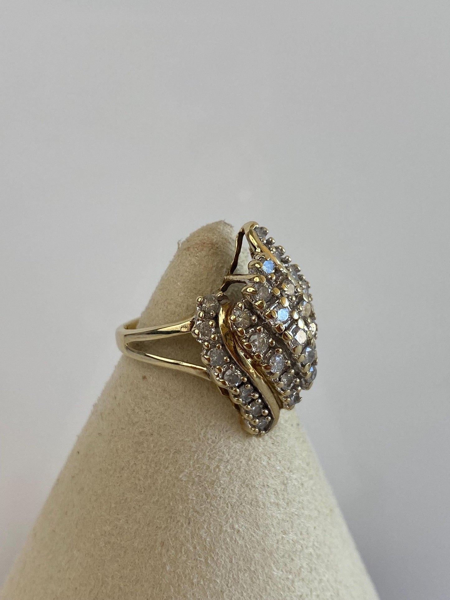 Vintage Solid 10k Yellow Gold Diamond Cluster Ring - Size 6.5