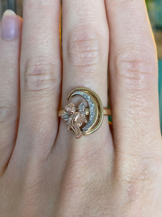 Vintage Solid 14k Tri Tone Gold Clear Cubic Zirconia Angel Crescent Moon Ring - Size 7