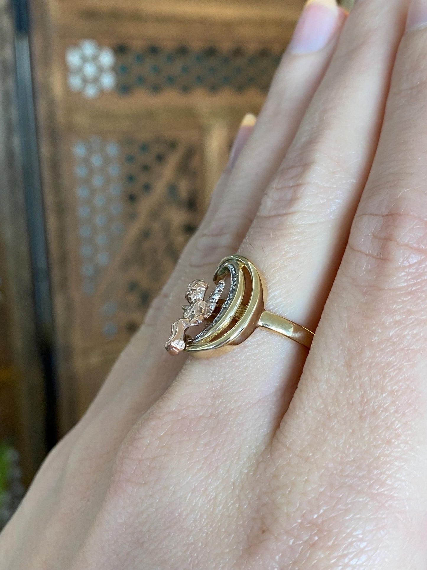 Vintage Solid 14k Tri Tone Gold Clear Cubic Zirconia Angel Crescent Moon Ring - Size 7