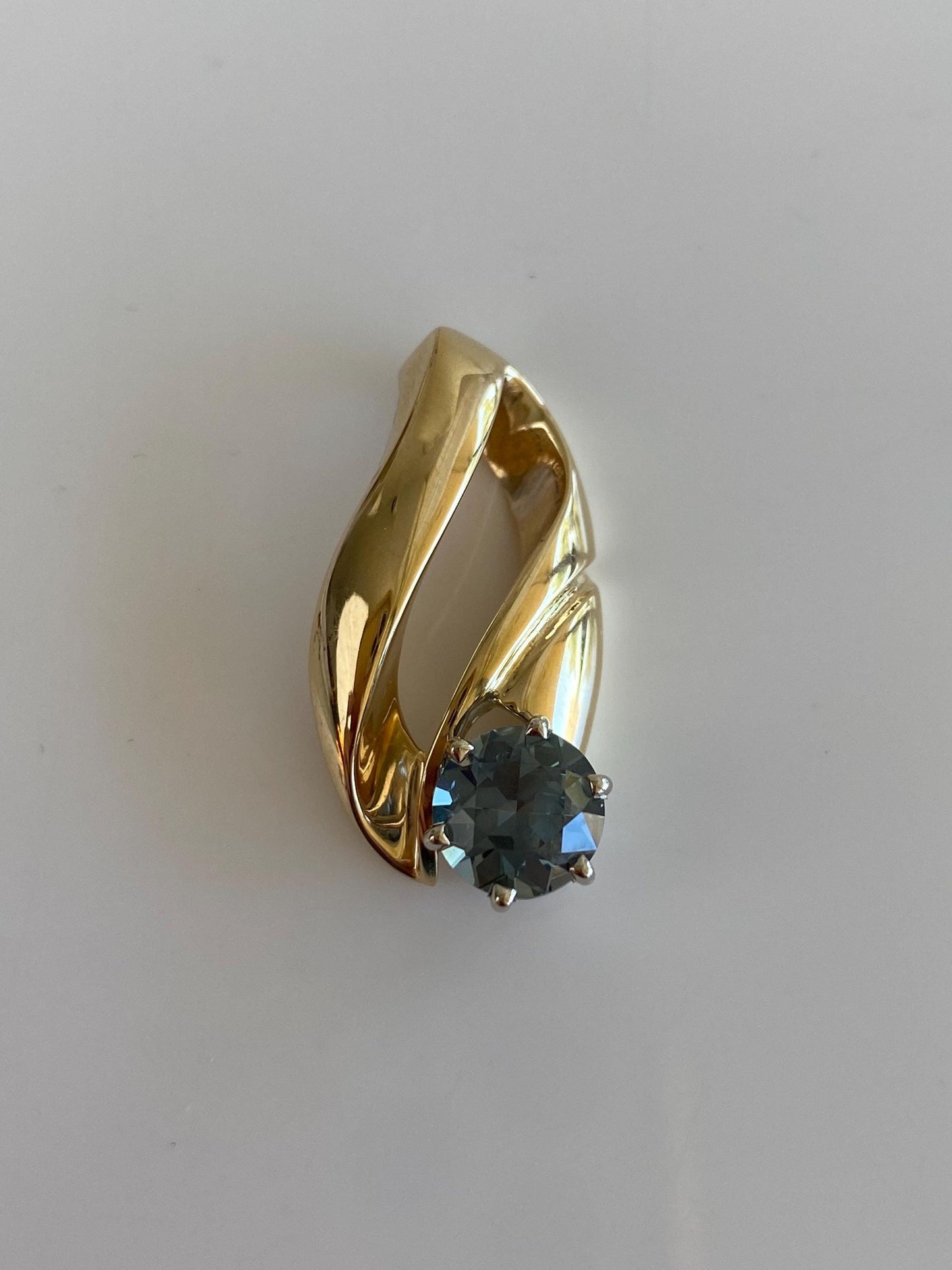 Vintage Solid 14k Yellow Gold Purple Sapphire Charm