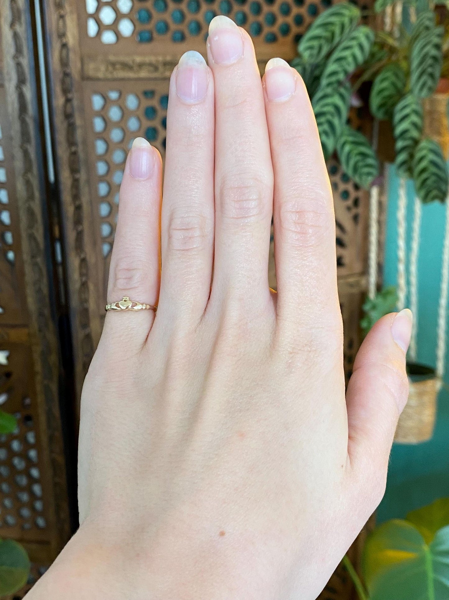 Vintage Solid 14k Yellow Gold Claddaugh Baby Ring - Size 2.5