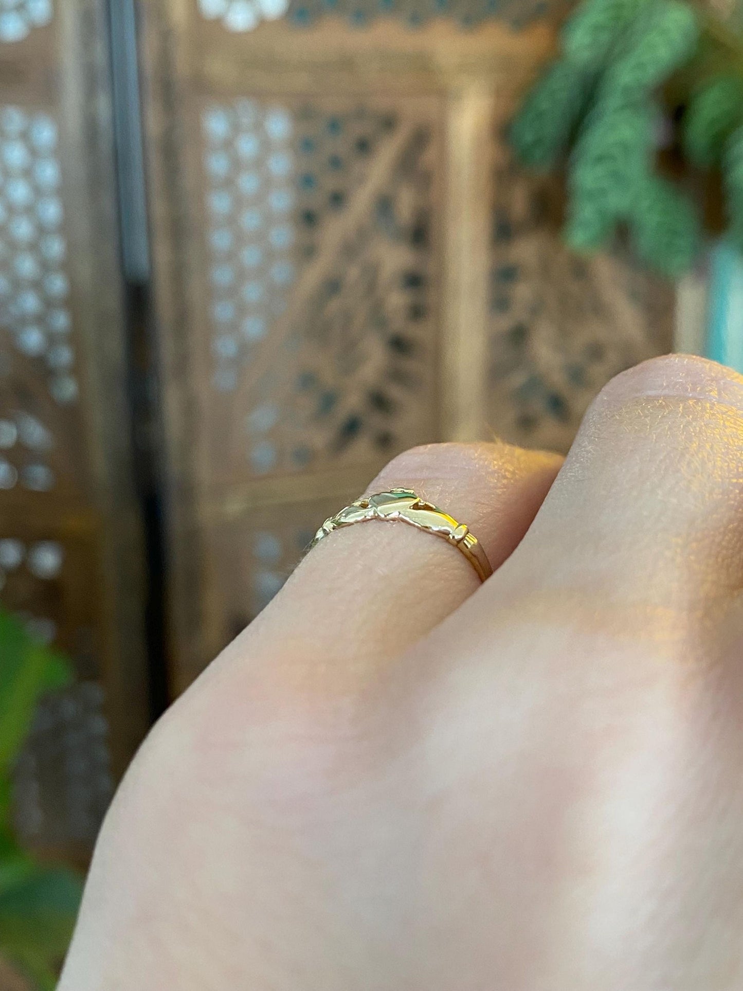 Vintage Solid 14k Yellow Gold Claddaugh Baby Ring - Size 2.5