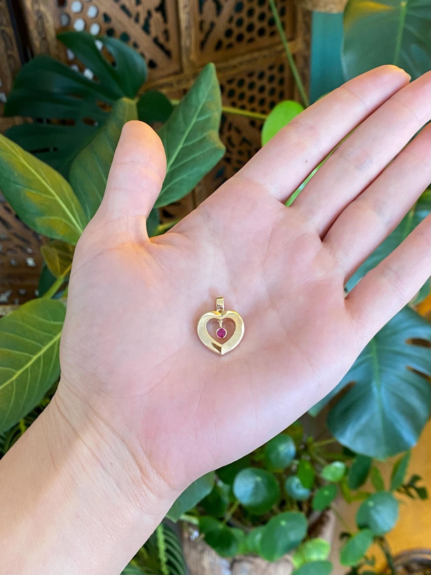 Vintage Solid 14k Yellow Gold Pink Sapphire Open Heart Charm