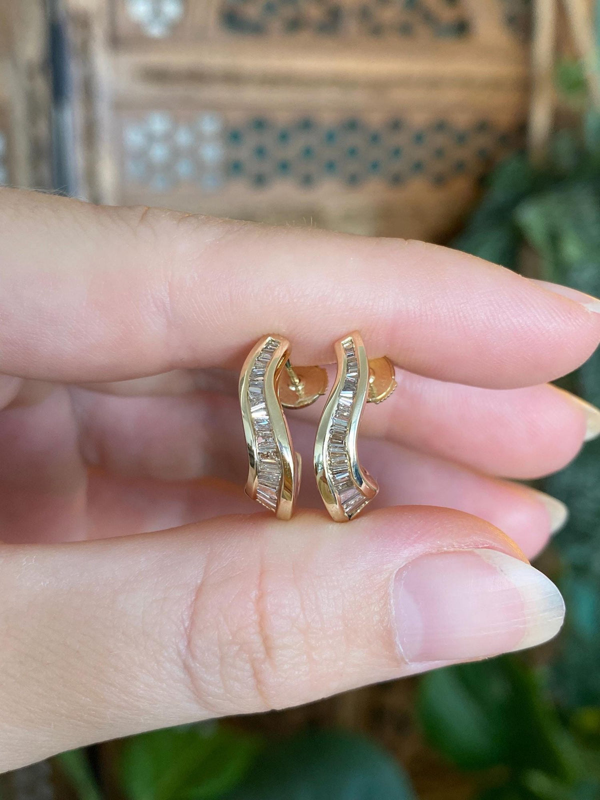 Vintage Solid 14k Yellow Gold Baguette Diamond Drop Earrings