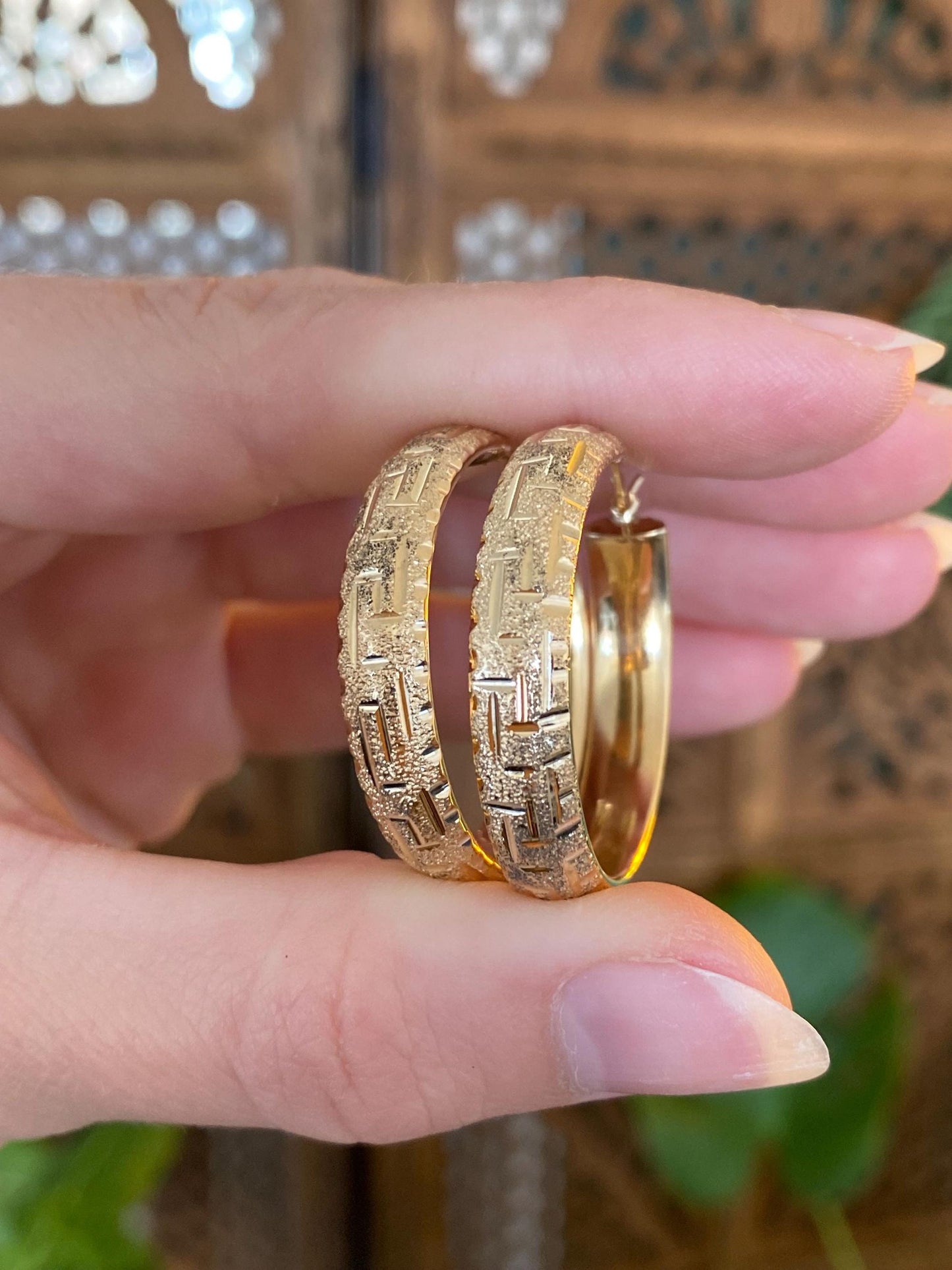 Vintage 14k Yellow Gold Diamond Cut Greek Key Design Hoop Earrings