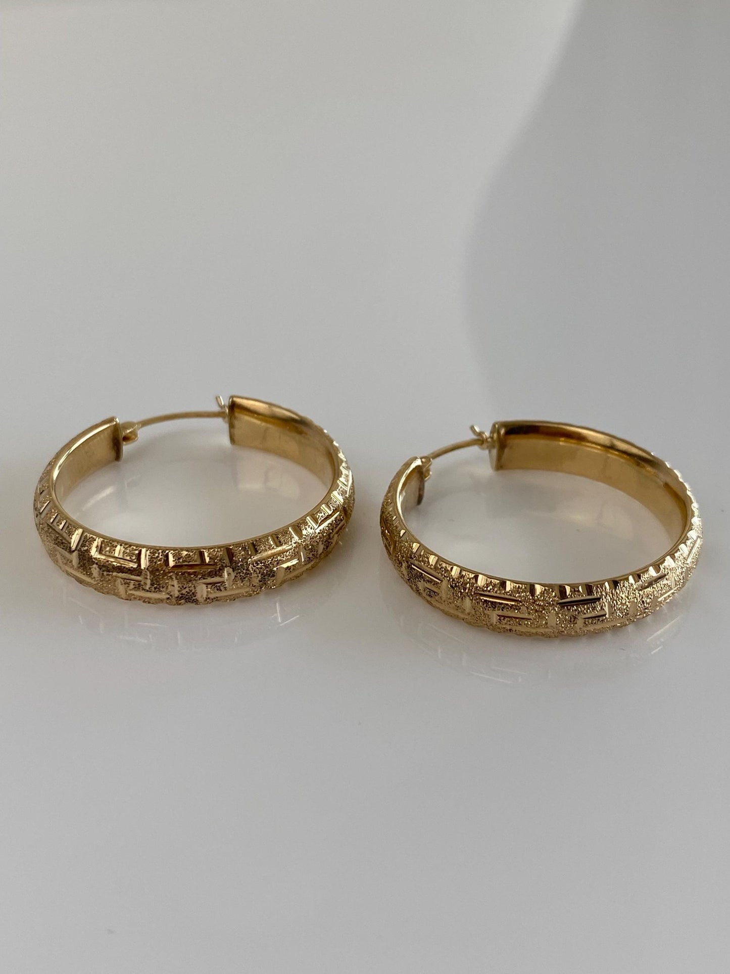 Vintage 14k Yellow Gold Diamond Cut Greek Key Design Hoop Earrings