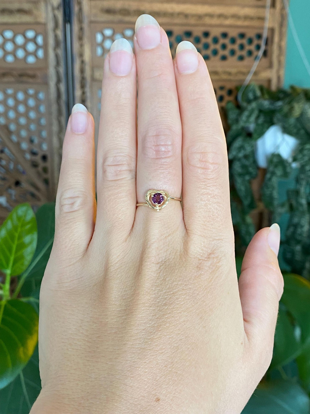 Vintage Solid 10k Yellow Gold Purple Cubic Zirconia Heart Ring - Size 6.5