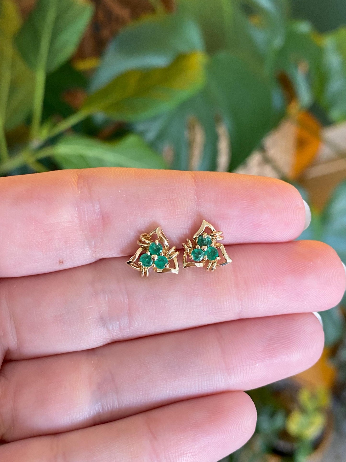 Vintage Solid 14k Yellow Gold Emerald Cluster Stud Earrings