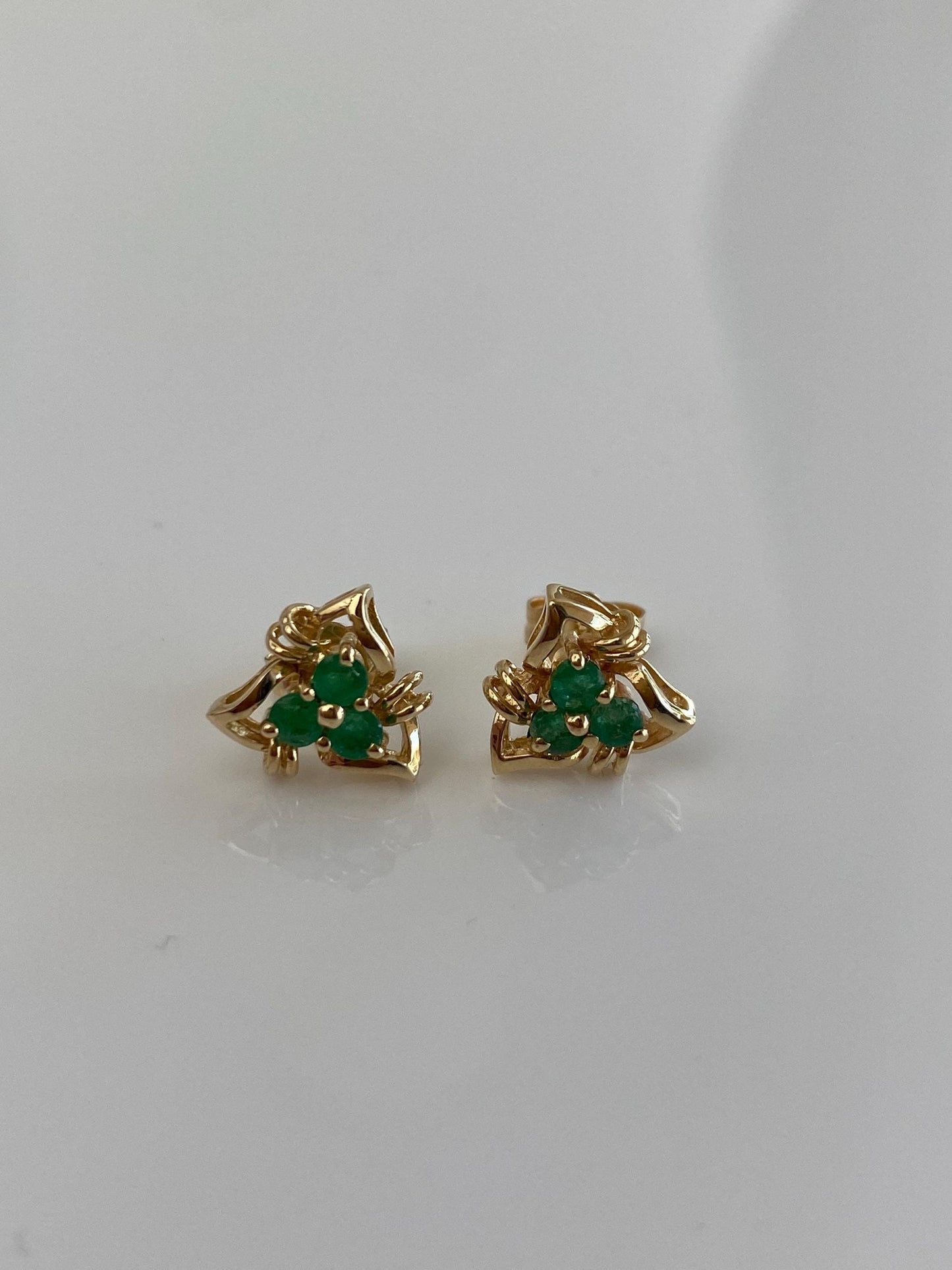 Vintage Solid 14k Yellow Gold Emerald Cluster Stud Earrings
