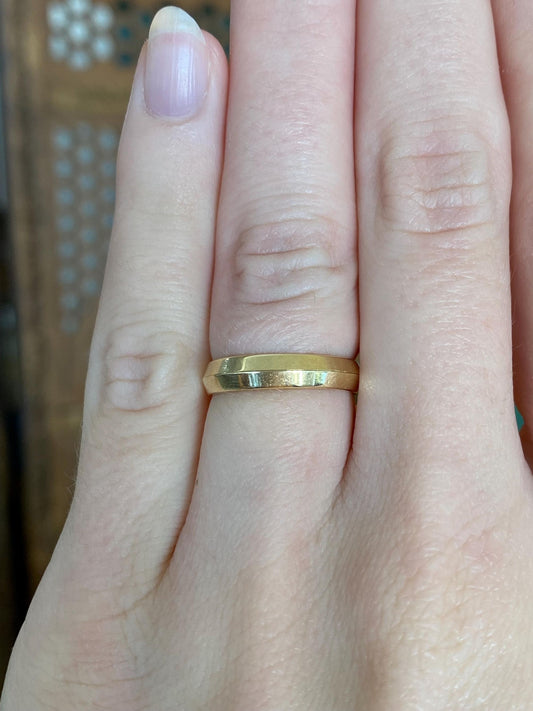 Vintage Solid 18k Yellow Gold 2 Piece Beveled Ring Band - Size 4.75