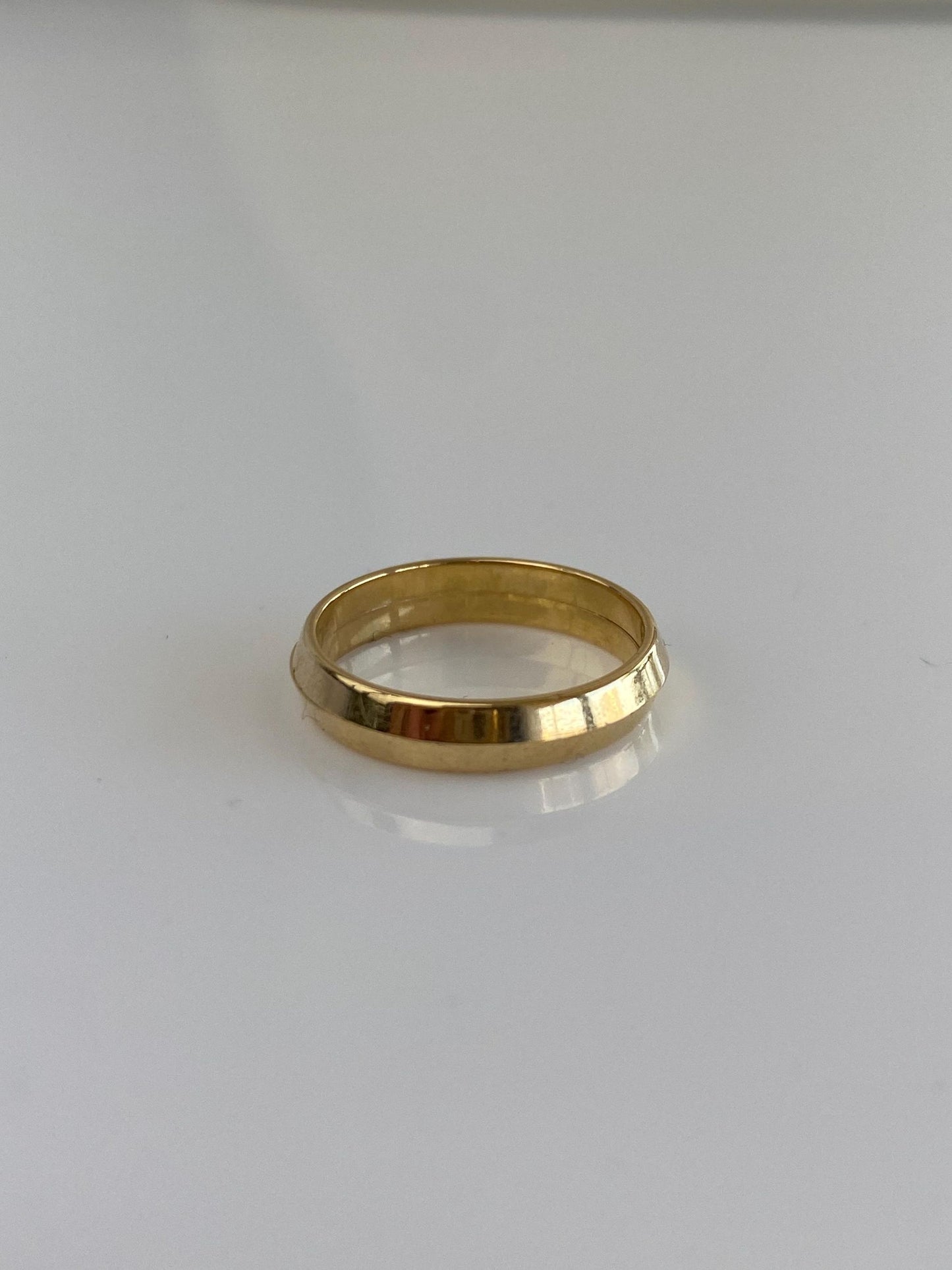 Vintage Solid 18k Yellow Gold 2 Piece Beveled Ring Band - Size 4.75