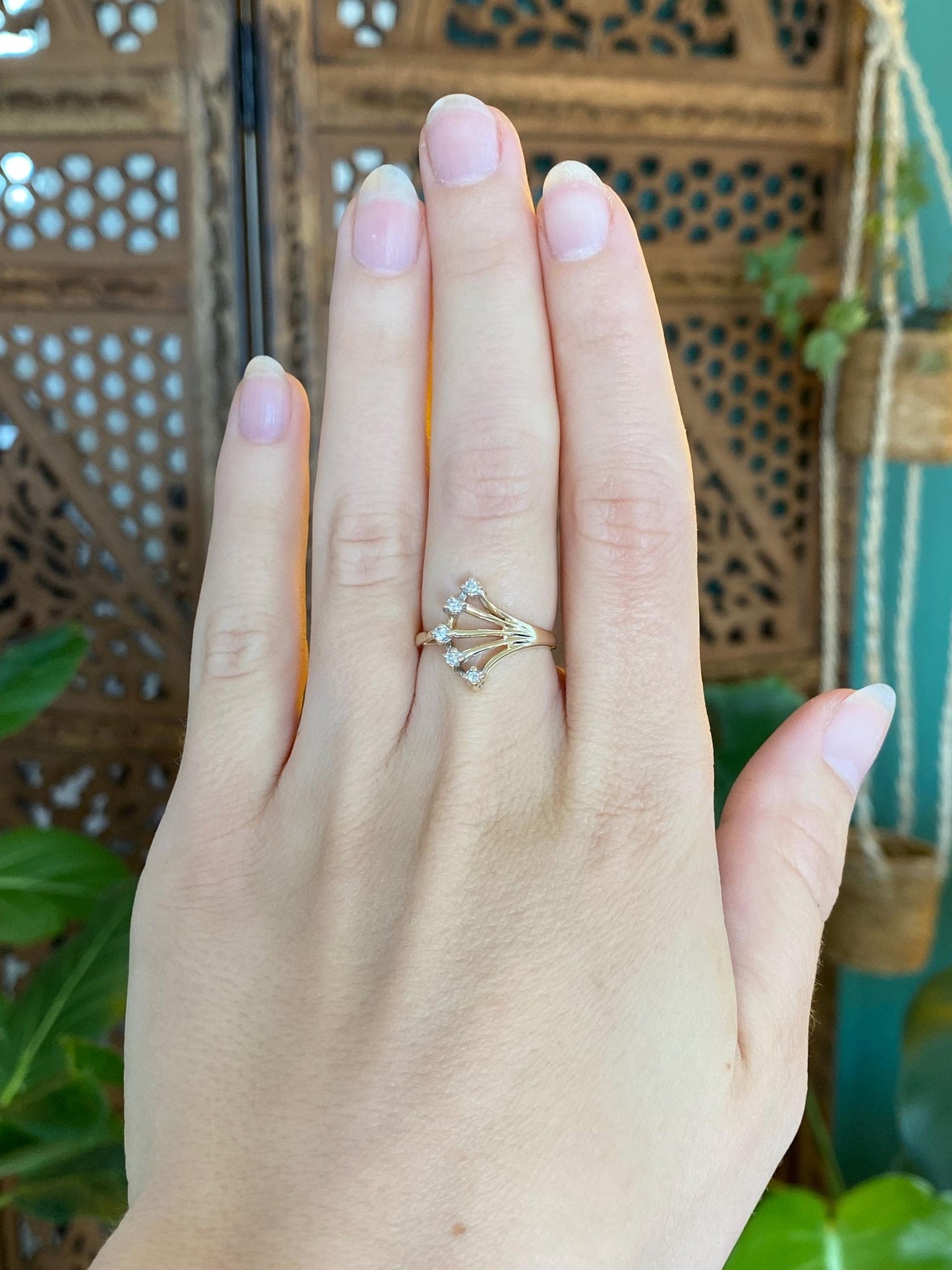 Vintage Solid 14k Yellow Gold Diamond Fan Ring - Size 6
