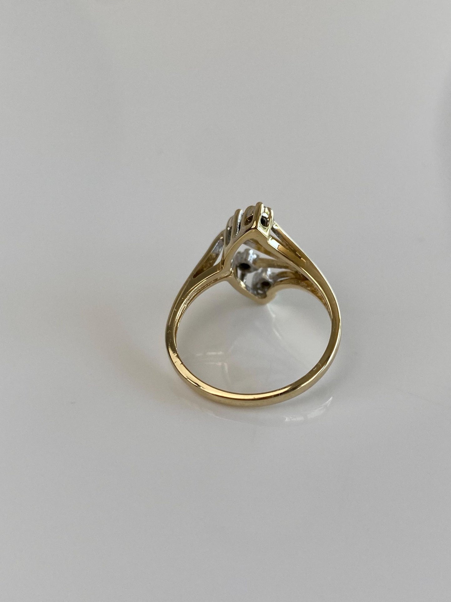 Vintage Solid 14k Yellow Gold Diamond Fan Ring - Size 6