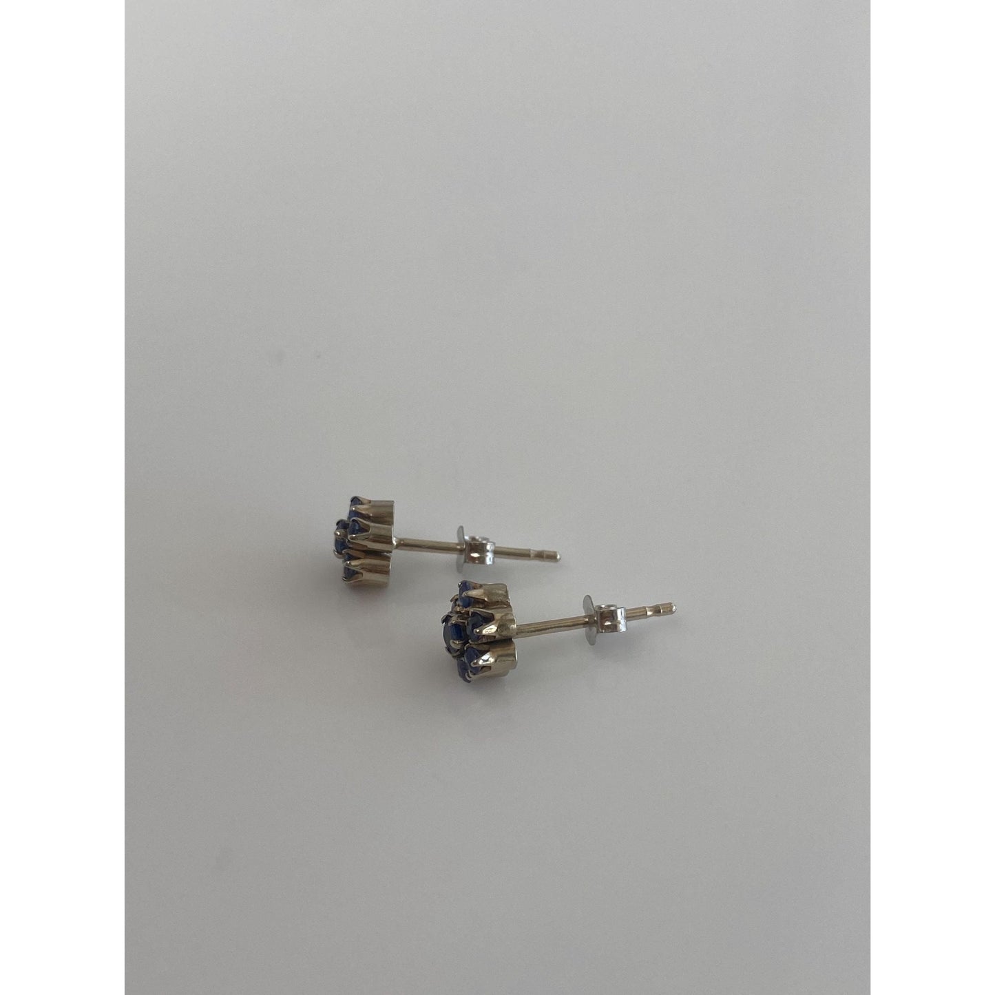 Vintage Solid 14k White Gold Blue Spinel Cluster Stud Earrings