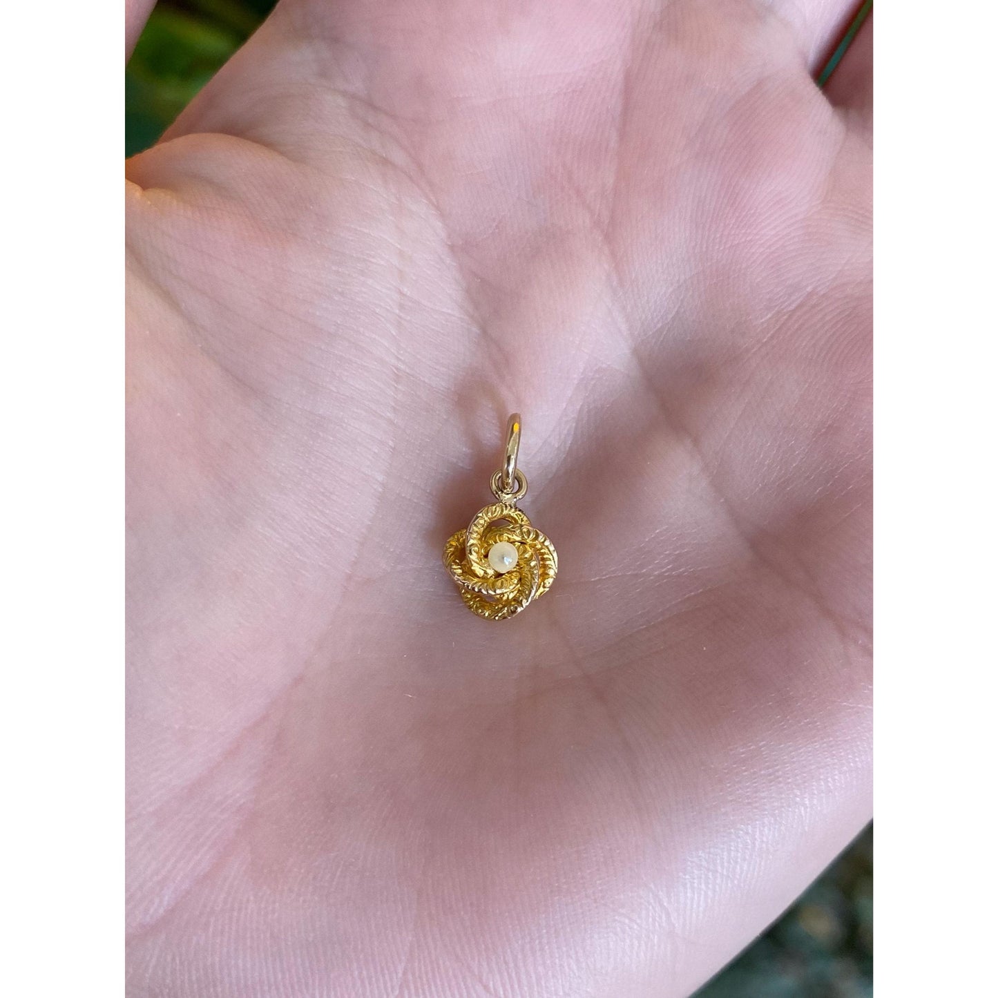 Vintage 18k Yellow Gold Seed Pearl Knot Charm
