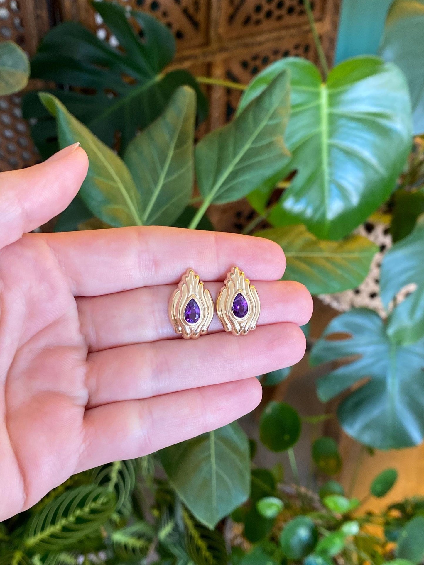 Vintage 14k Yellow Gold Amethyst Domed Design Stud Earrings