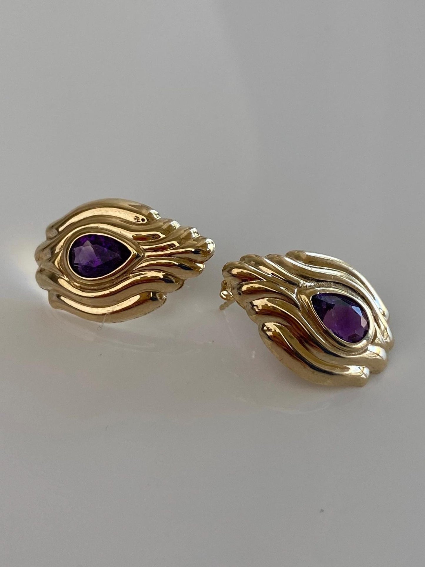 Vintage 14k Yellow Gold Amethyst Domed Design Stud Earrings