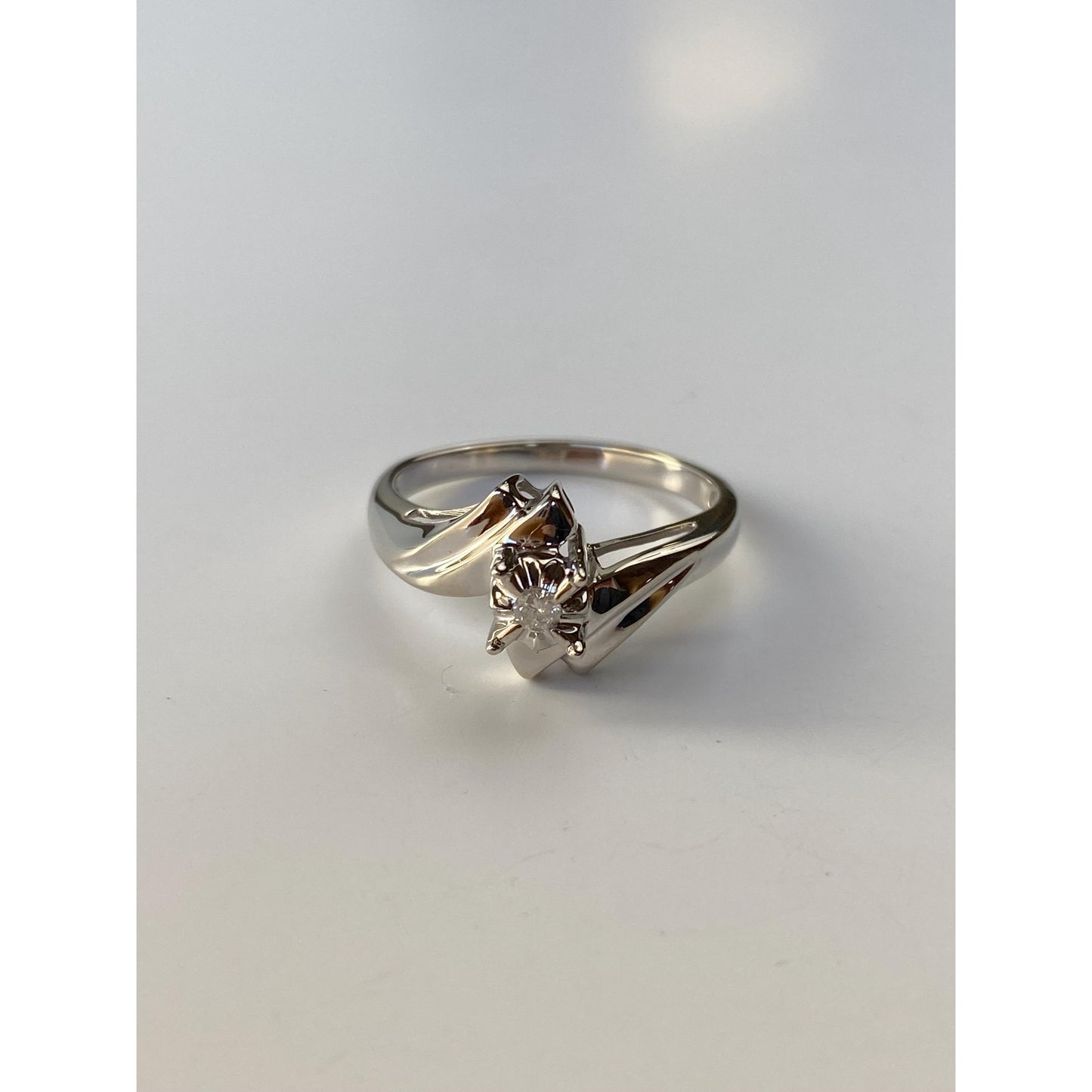 Vintage Solid 10k White Gold Diamond Twist Ring - Size 6.75