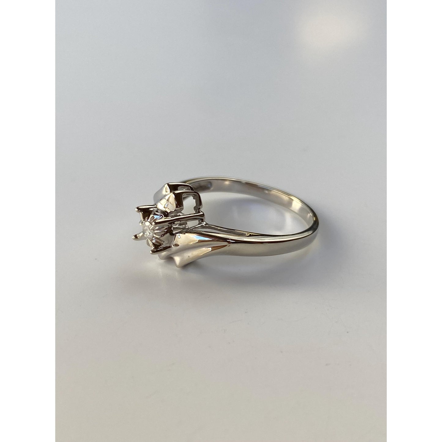 Vintage Solid 10k White Gold Diamond Twist Ring - Size 6.75