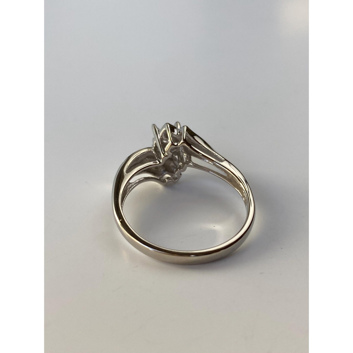 Vintage Solid 10k White Gold Diamond Twist Ring - Size 6.75