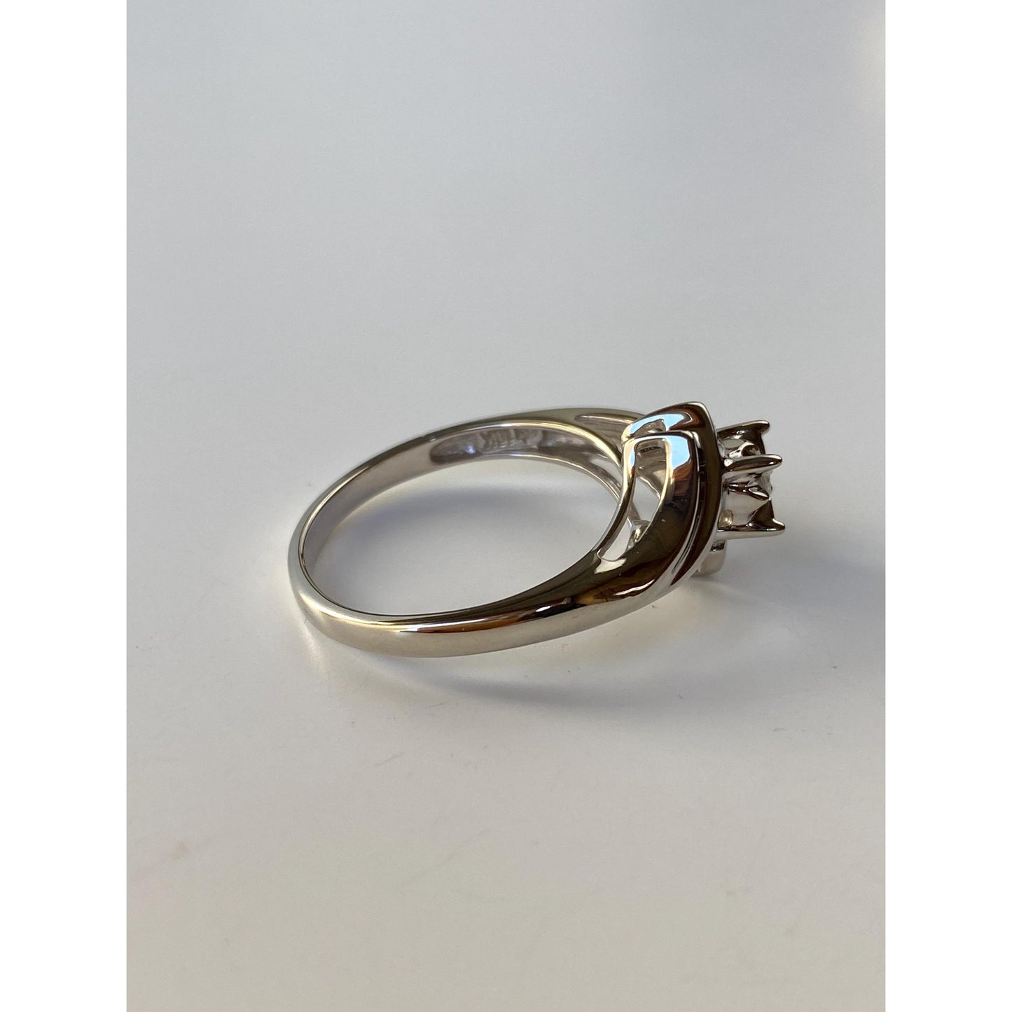 Vintage Solid 10k White Gold Diamond Twist Ring - Size 6.75