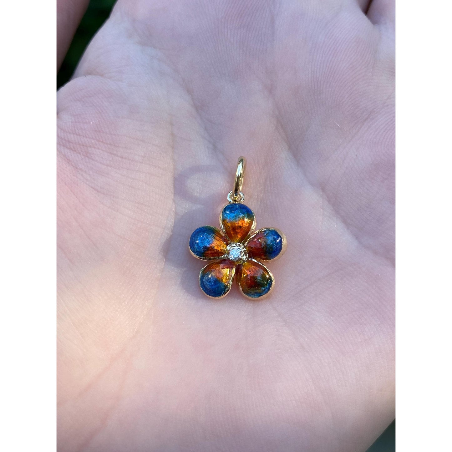 Vintage Solid 18k Yellow Gold Diamond Enamel Flower Charm