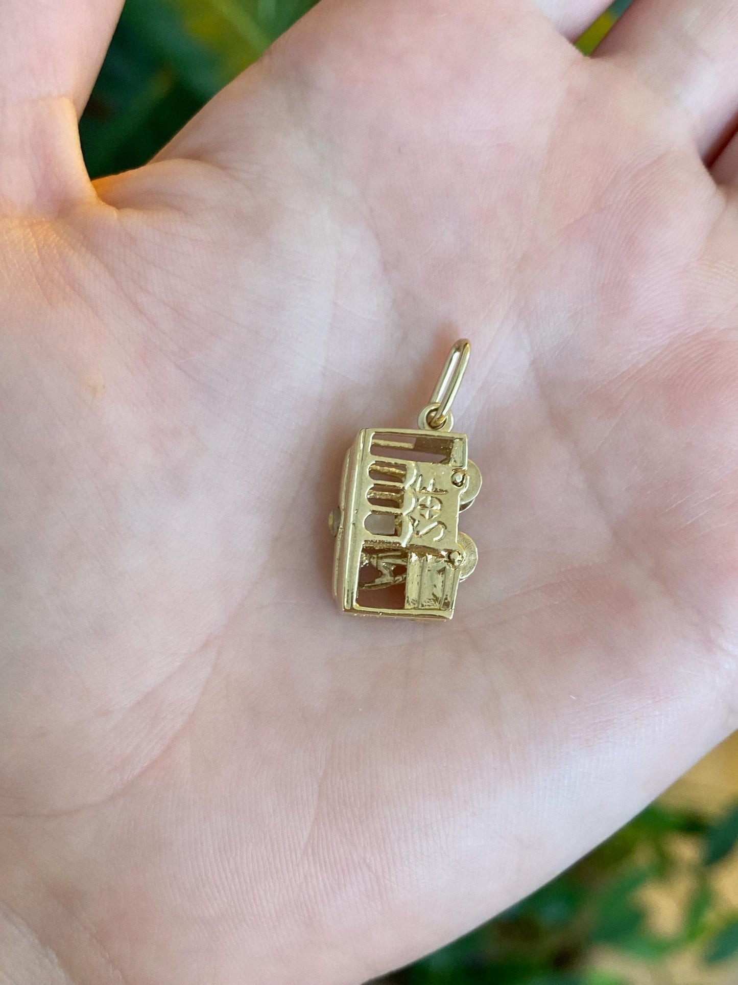 Vintage Solid 14k Yellow Gold San Francisco Cable Car Charm