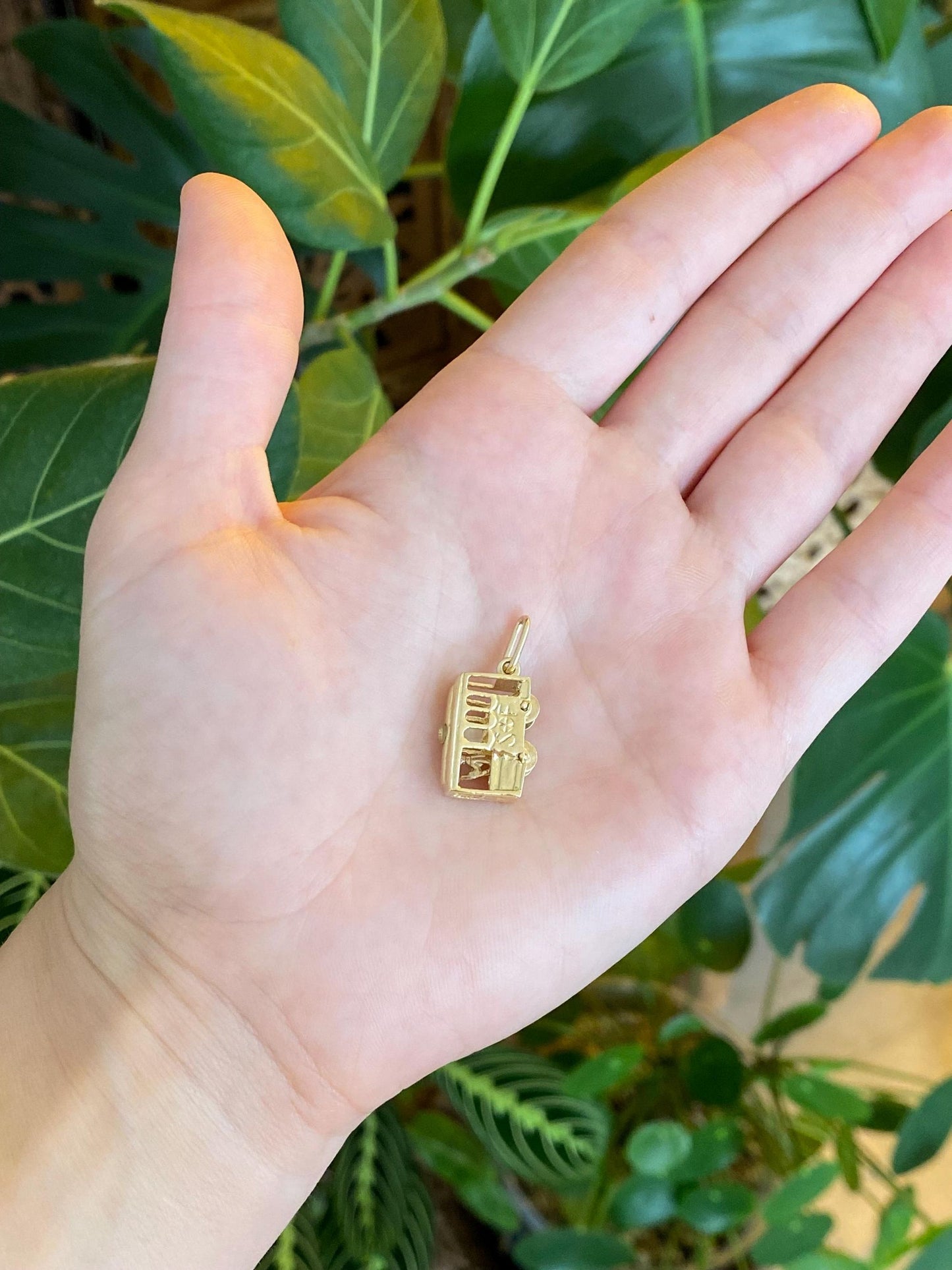 Vintage Solid 14k Yellow Gold San Francisco Cable Car Charm