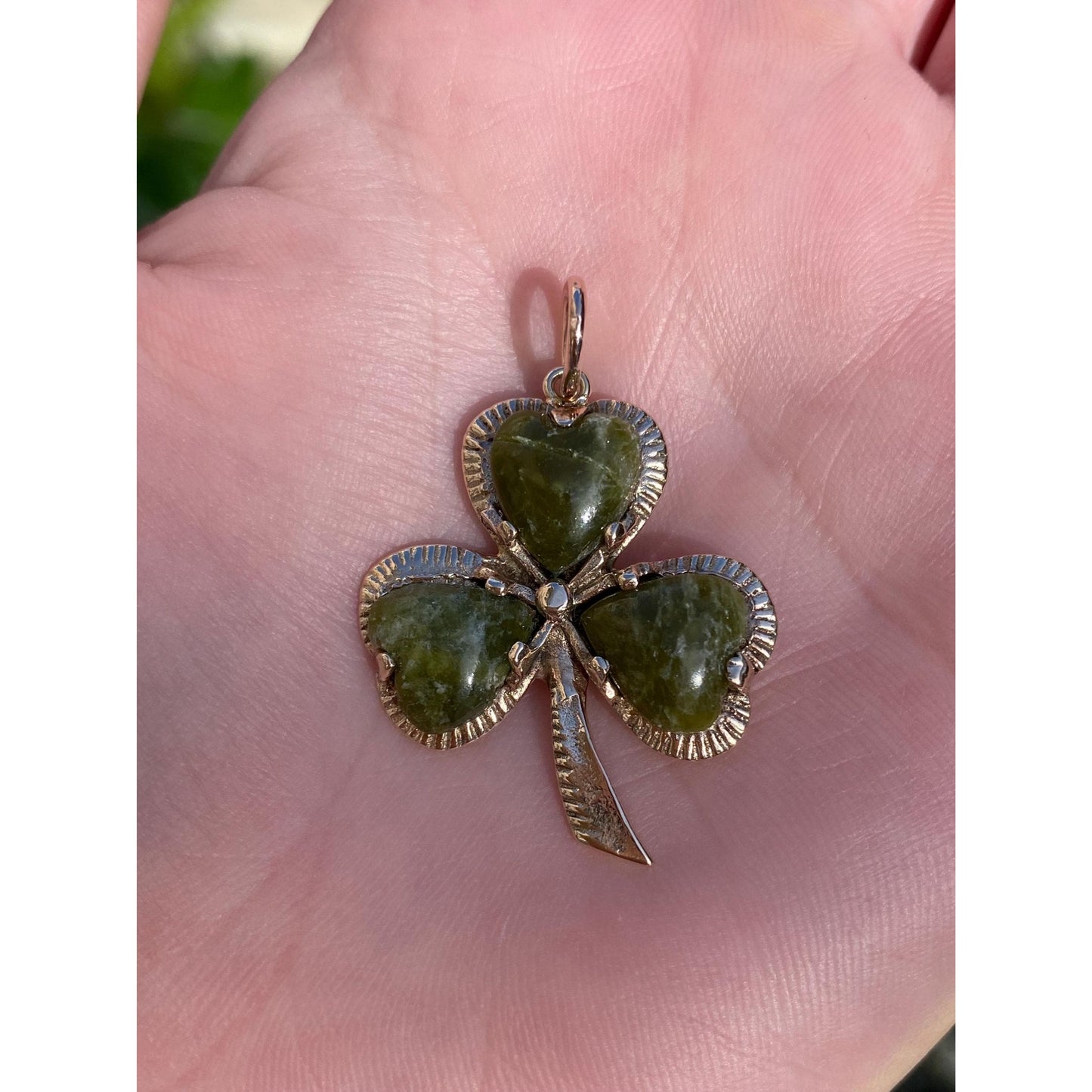 Vintage Solid 9k Yellow Gold Nephrite Clover Charm